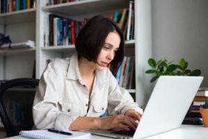 une assurance auto peut alléger votre charge mentale